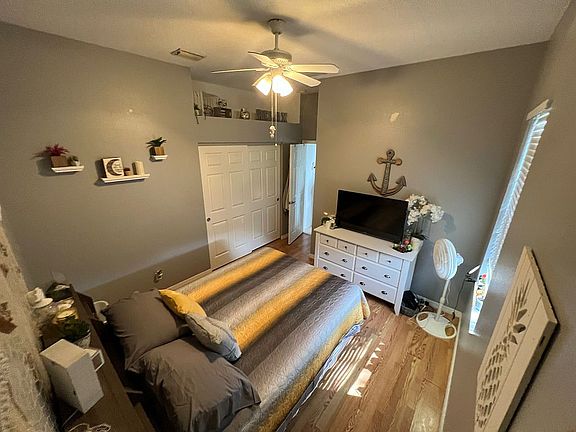 3rd image of 7120 Saint James Ct