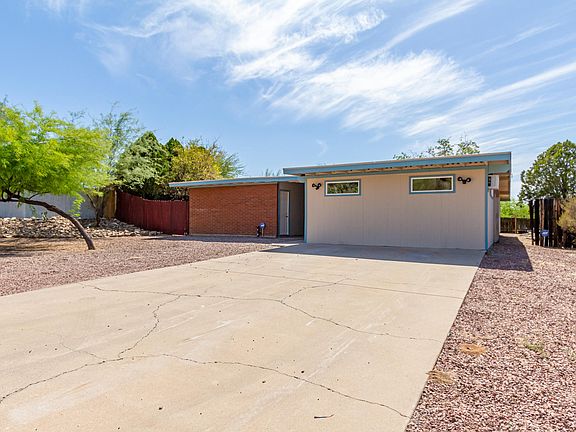 2nd image of 7055 N Camino De La Tierra