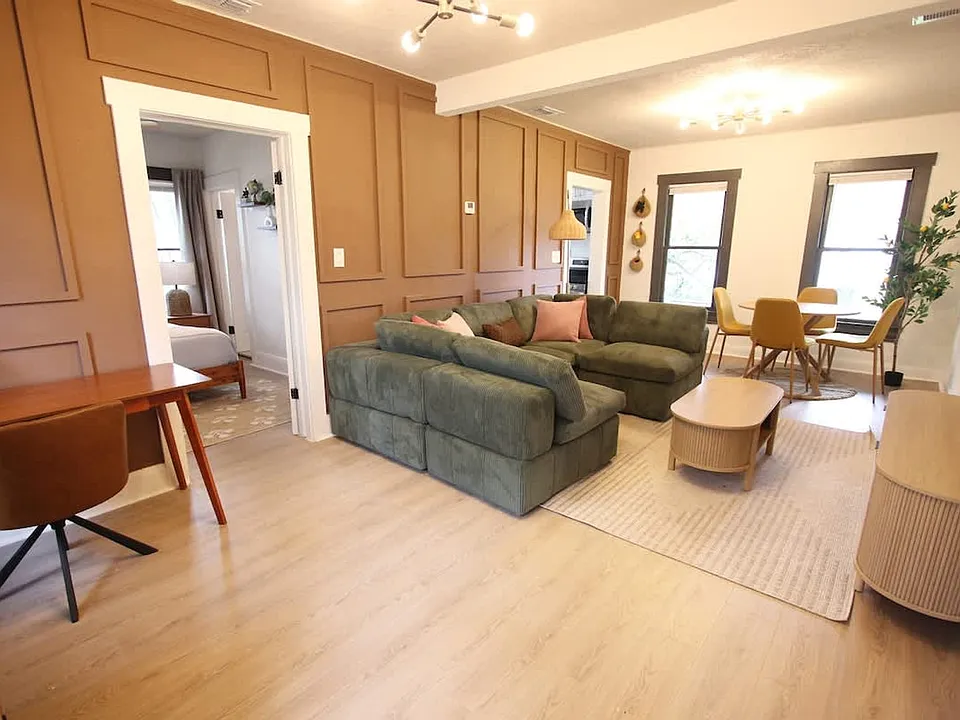 102 W Emma St #2-ID1271942P