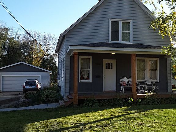 2nd image of 708 9th Ave NE