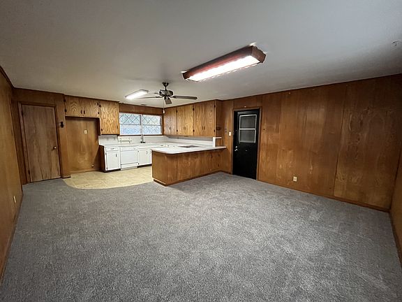 4th image of 2048 Oak Ave