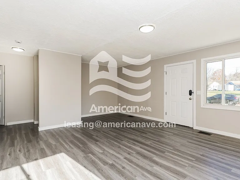 1824508_006_wm_-_living_room_13321253.jpg