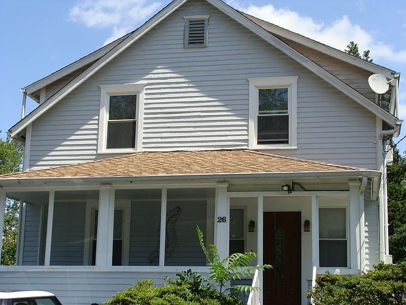 Spacious, Clean, Updated Second Floor
        Unit