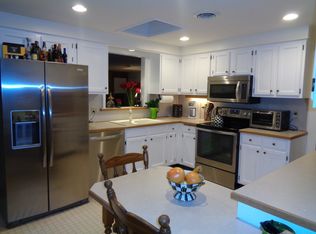 725 Salem Dr, Huron, OH 44839