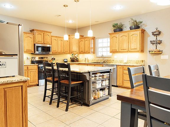 4th image of 3 Rufford Ln