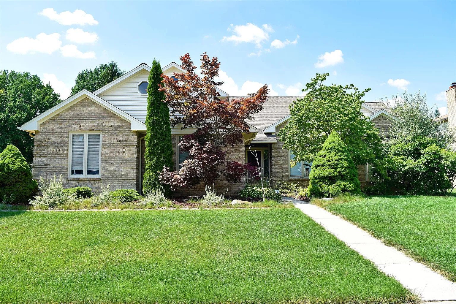 5841 Ruby Dr photo 1