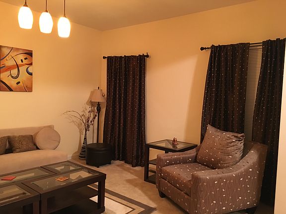 Formal Sitting/Dinning Pic2