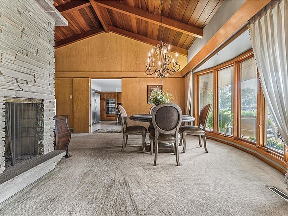 5th image of 4860 Lakeview Dr