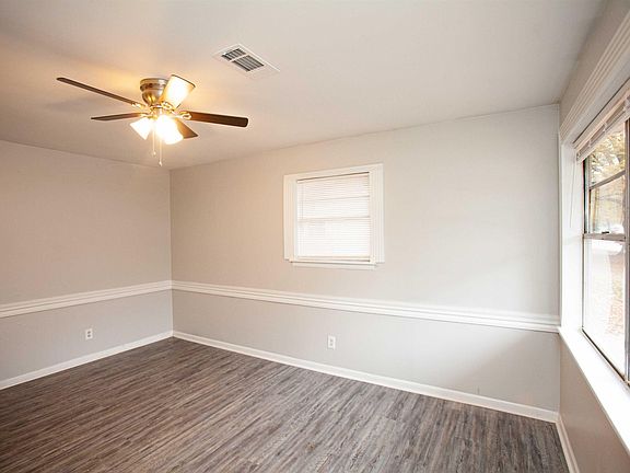 4th image of 7101 Redwood Dr
