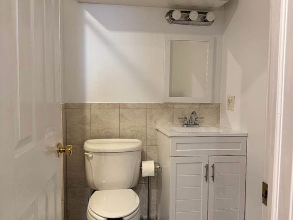 4th image of 130 Wilson Ave #1