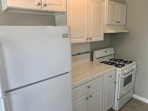 5th image of 4300 S Centinela Ave #8