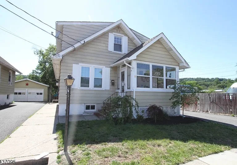 74 Alexandria Ave — Photo 1