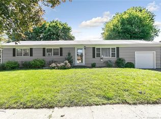 110 Glenn Dr, Stratford, CT 06614