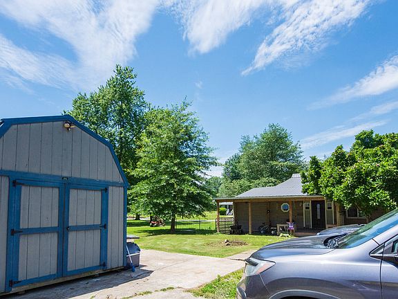3rd image of 346 Walker St