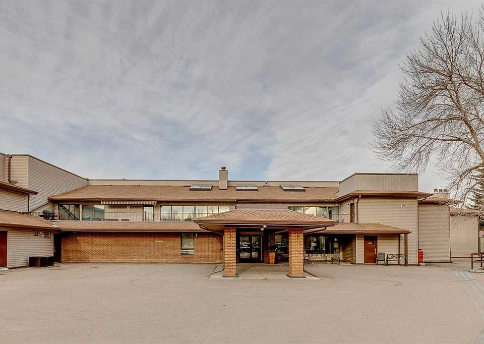 1st image of 2425 S 90th Ave SW #105