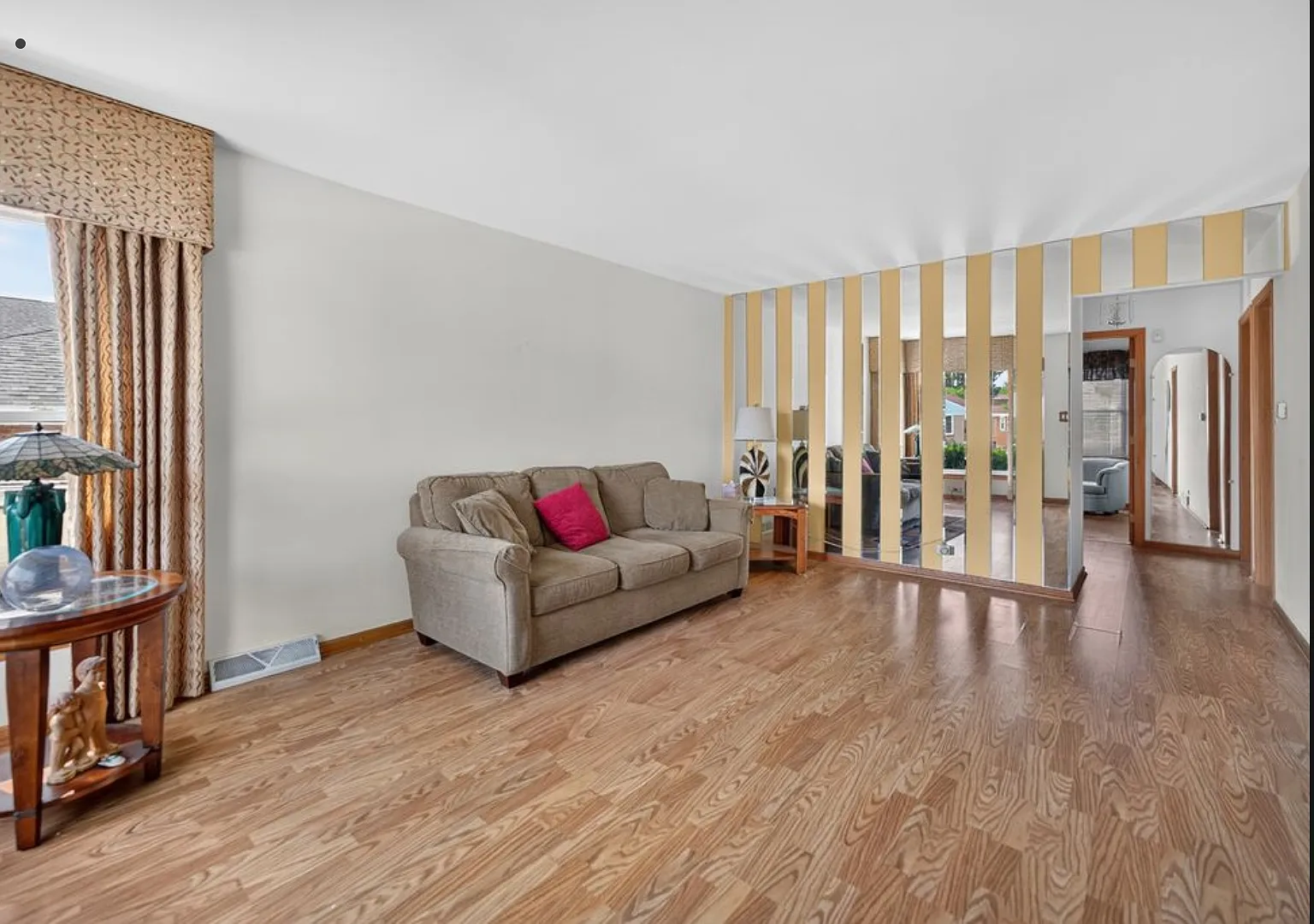 9228 Robinson Ave — Photo 3