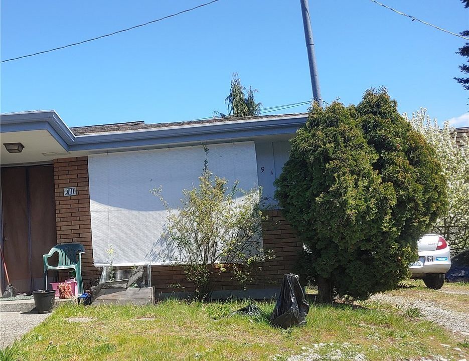 1st image of 909 & 913 N 130th St