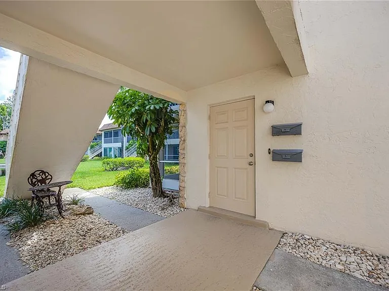 1155 Sandpiper St #F7 — Photo 2