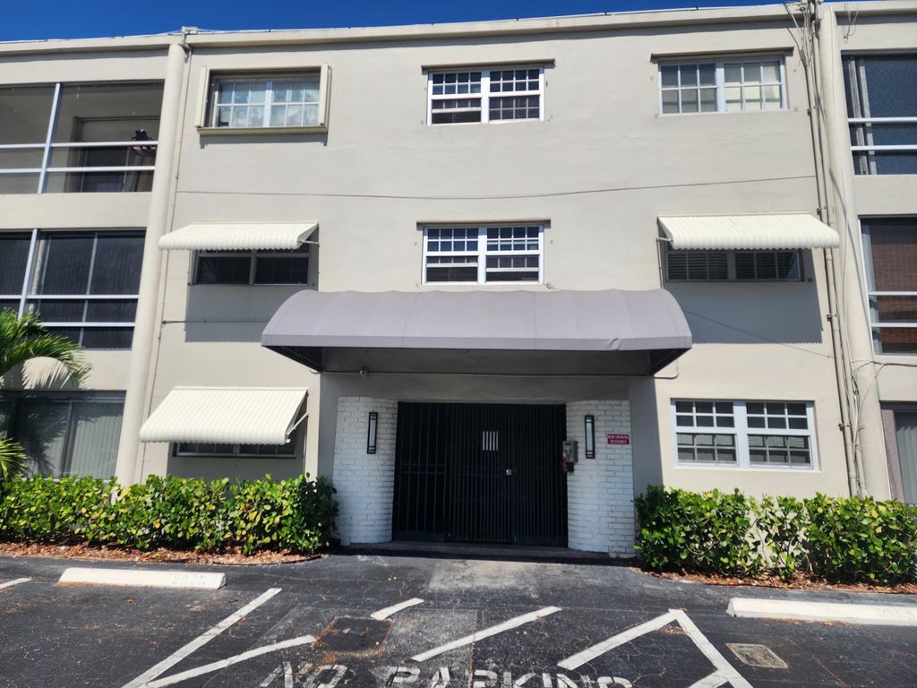 2301 NE 14th St Causeway #305e, photo 3
