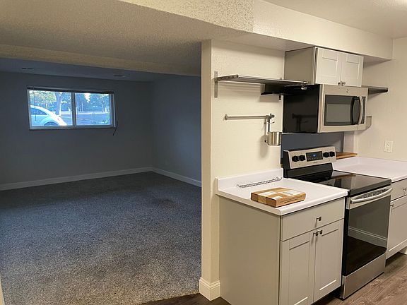 4th image of 1606 Cottonwood Dr APT 1