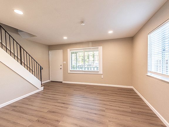 3rd image of 29619 Dixon St