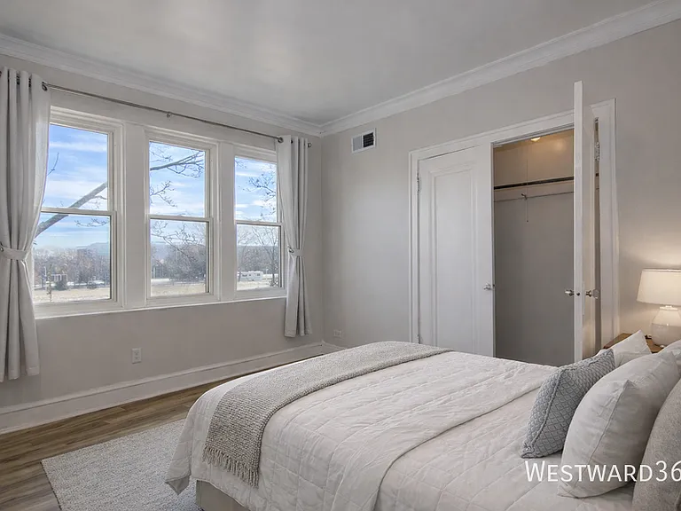 6702 S Wood St #2B — Photo 8