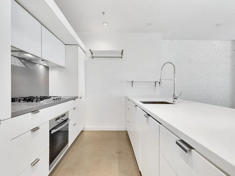 53 Hastings St W #604 — Photo 3