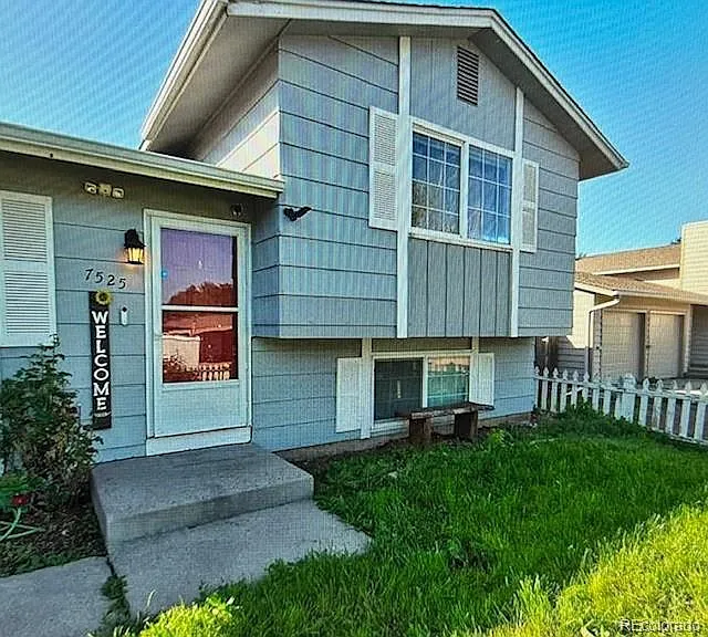 5 bed, 3.0 bath, 2416 sqft, $1,825 — Photo 2
