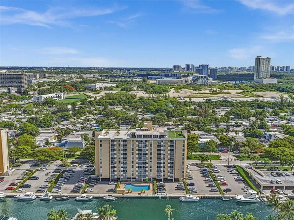 2020 NE 135th St APT 601, North Miami, FL 33181
