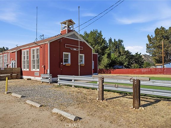 4th image of 15782 Caliente Creek Rd