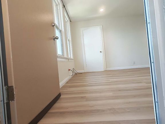 2nd image of 505 N Marengo Ave APT 6