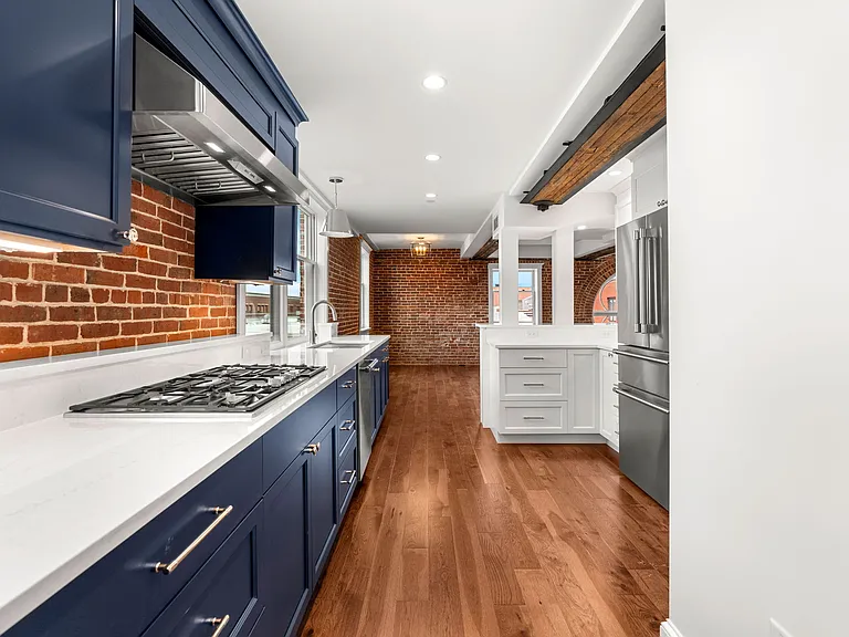 Kitchen and Dinning area