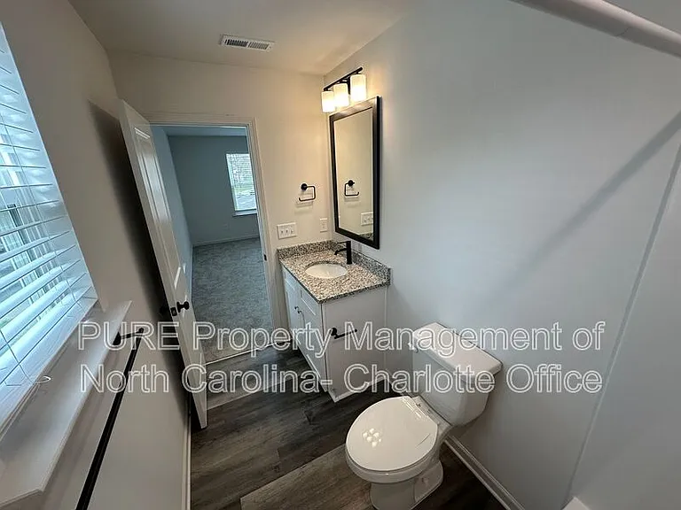 2649 Hemphill St — Photo 30