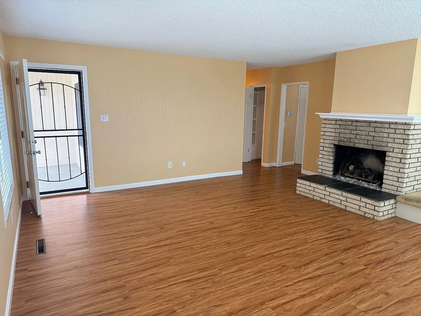 5847-5849 Mildred St — Photo 3