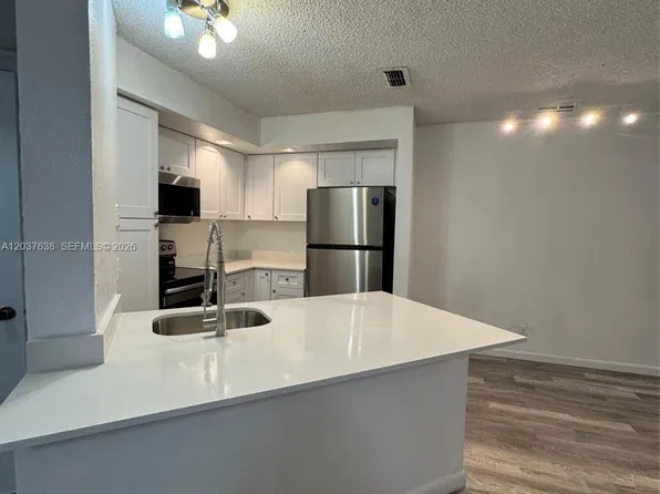 3390 Pinewalk Dr N APT 1016, Pompano Beach, FL 33063