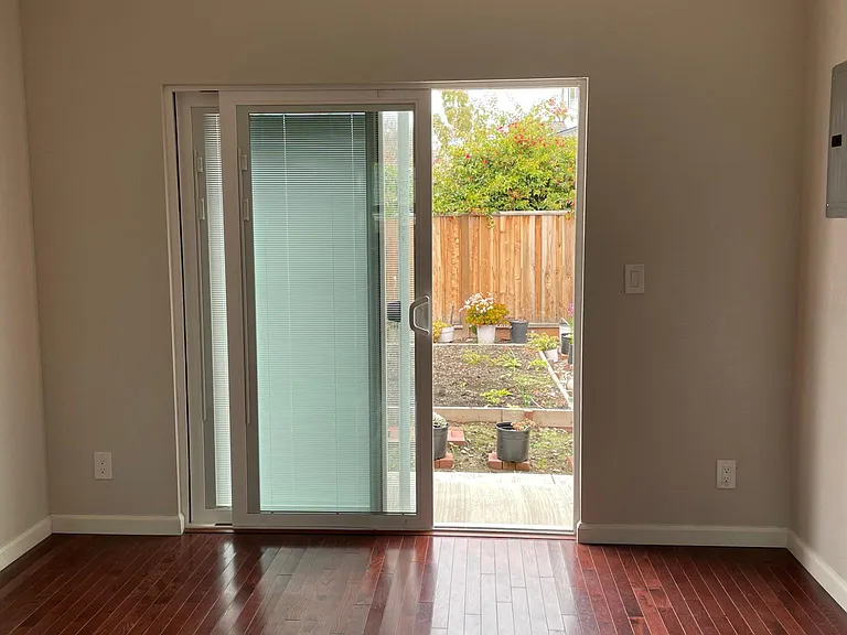 1825 Mento Dr — Photo 10