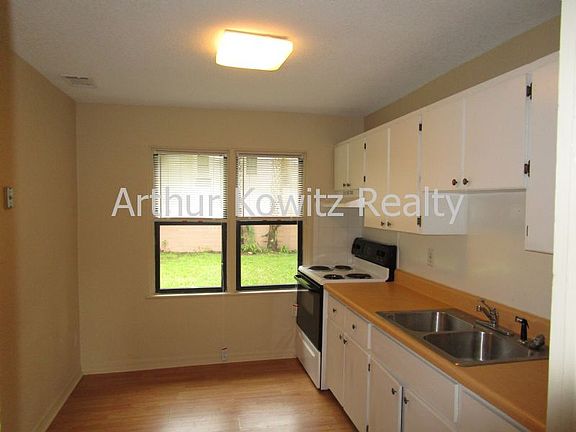 4th image of 731 Flanders Ave