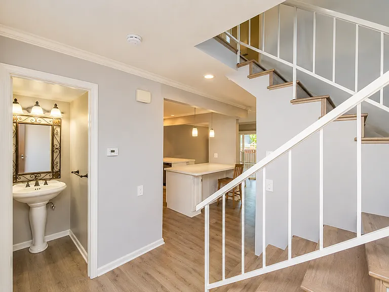 4701 Carmonita Ln — Photo 17