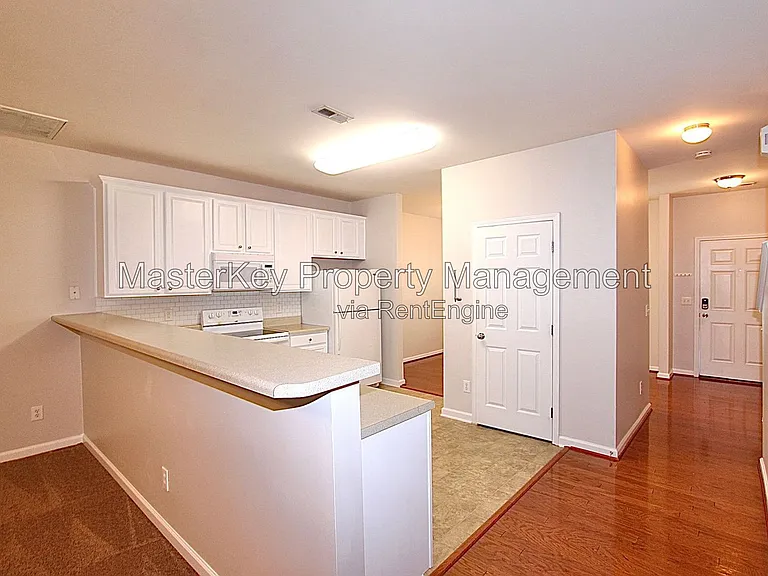 508 Bayou Ct — Photo 3