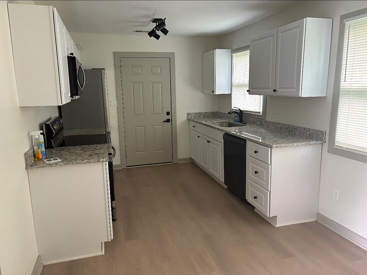 4 bed, 1285 sqft, $1,750 — Photo 3