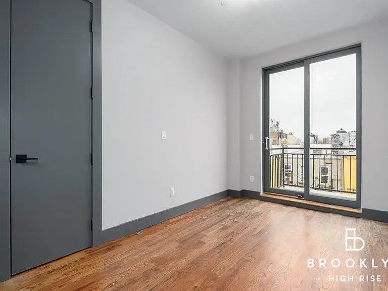 1461 Gates Ave #4E — Photo 10