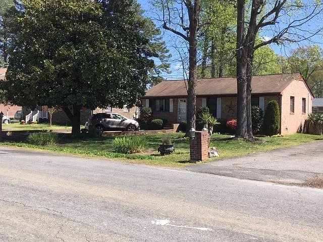 5411 Seminary Ave — Photo 1