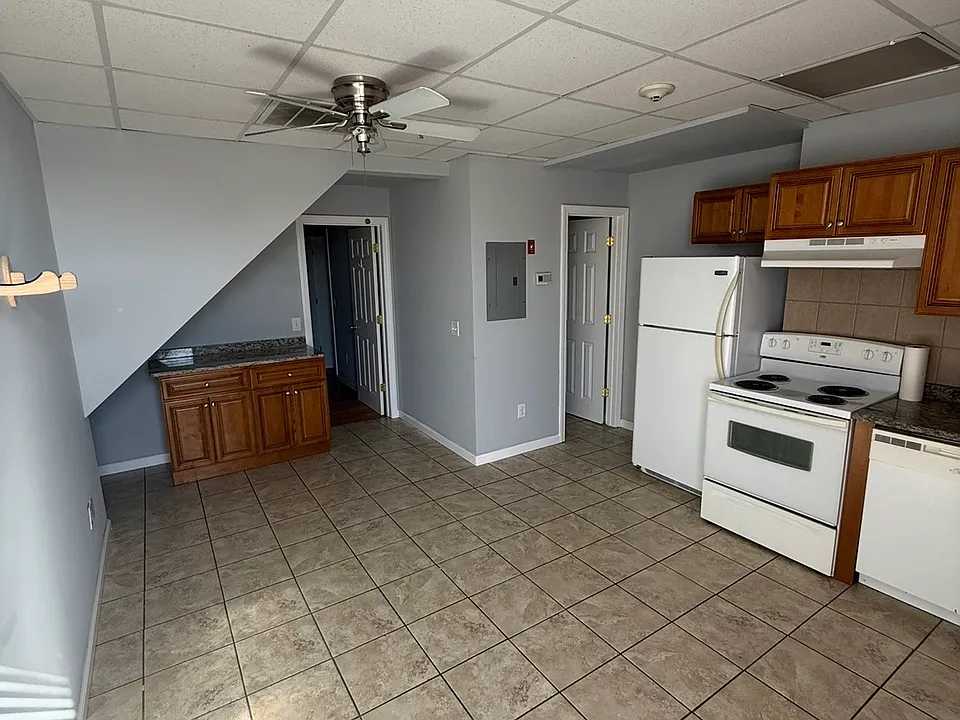 35 High St #203