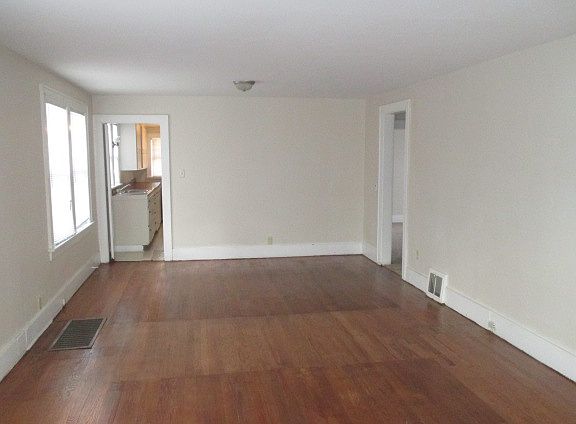 2nd image of 1141 Diamond Ave