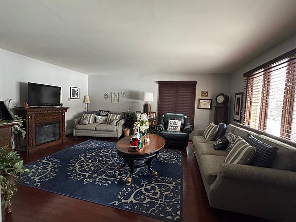 3rd image of 2433 Athens Rd