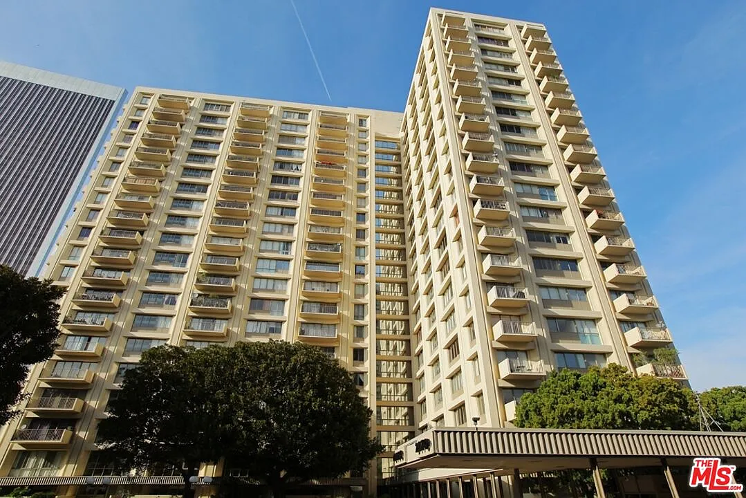 2 bed, 2.0 bath, 1372 sqft, $10,000 — Photo 1