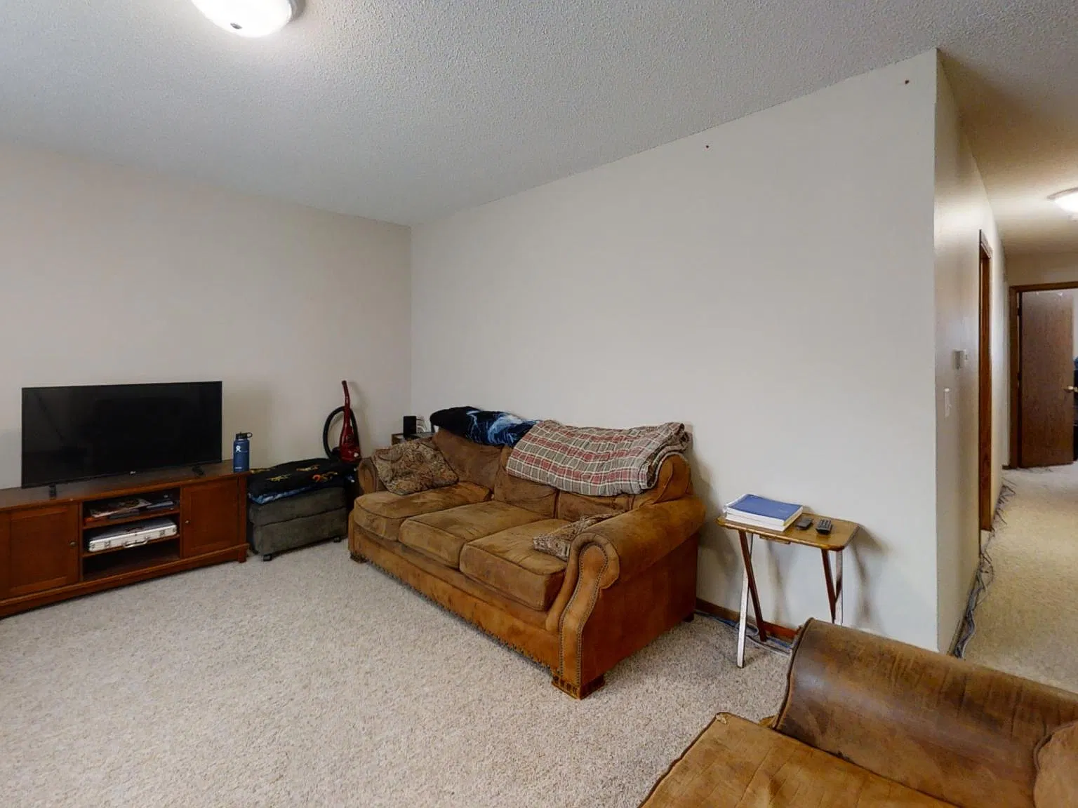 4 bed, 1200 sqft, $1,700 — Photo 3