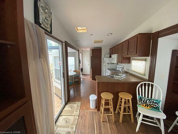 5th image of 77719 Bluewater Hwy #35