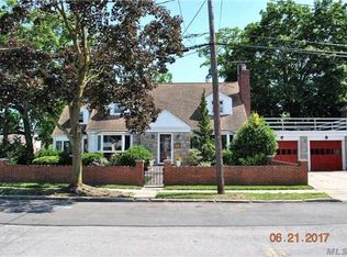 48 W Euclid St, Valley Stream, NY 11580
