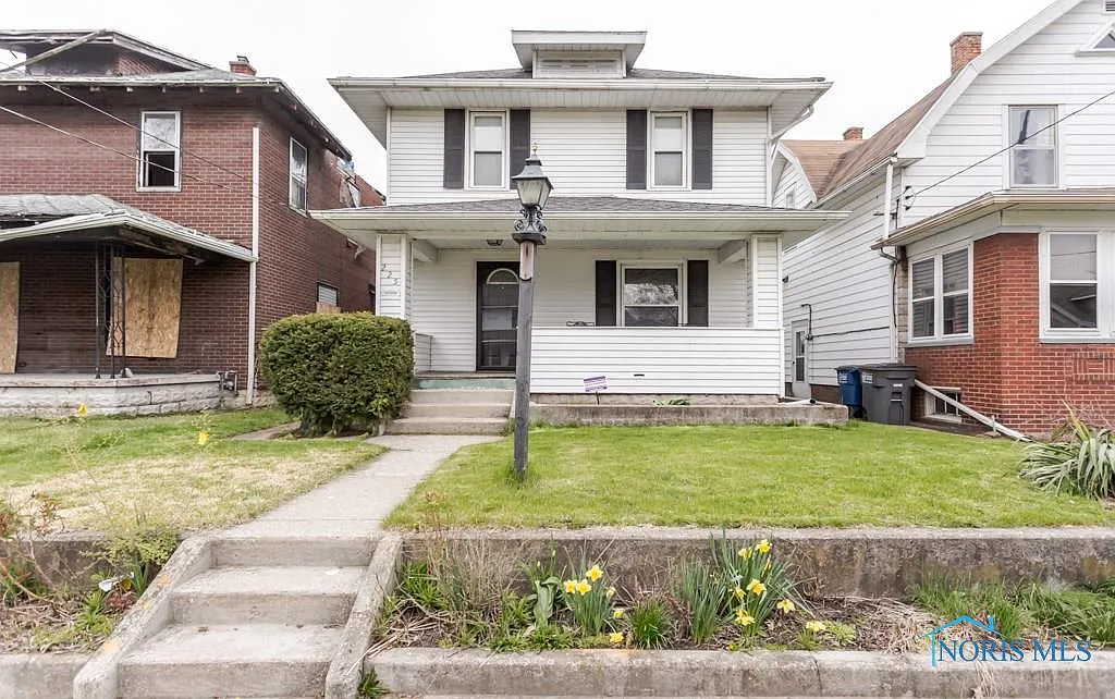 225 Somerset St photo 1